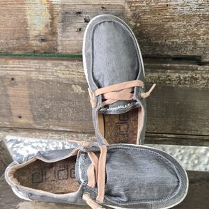 Hey Dude Gray Casual Slip-On Shoes with Pink Laces, Ladies Size 5, GUC